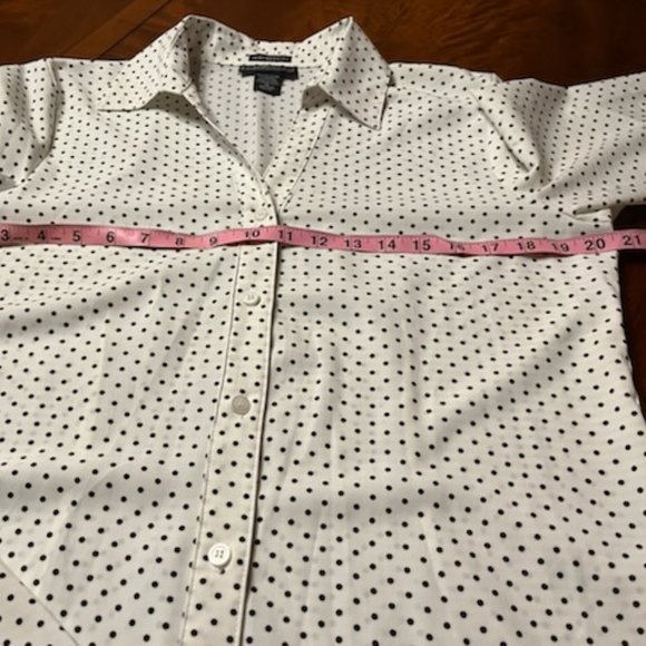 Very Pretty White and Black Polka Dot Blouse -M - Picture 16 of 16